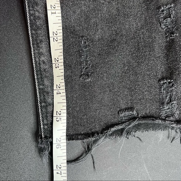 American Eagle Jeans Women 12 Short mom jean Distressed washed black raw hem CL - Picture 5 of 10